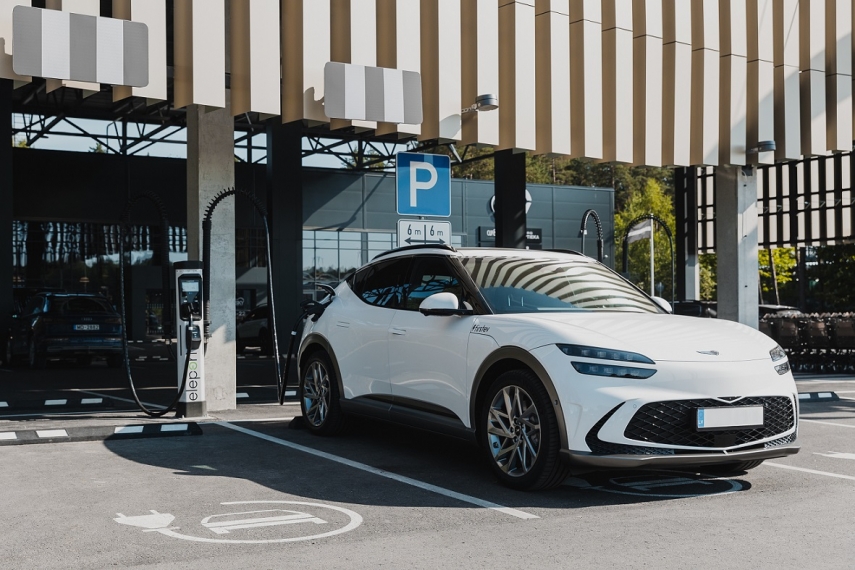 Electric Cars in Latvia — Pros and Cons in 2026